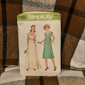 Simplicity Maxi Dress Pattern - Cream and Green